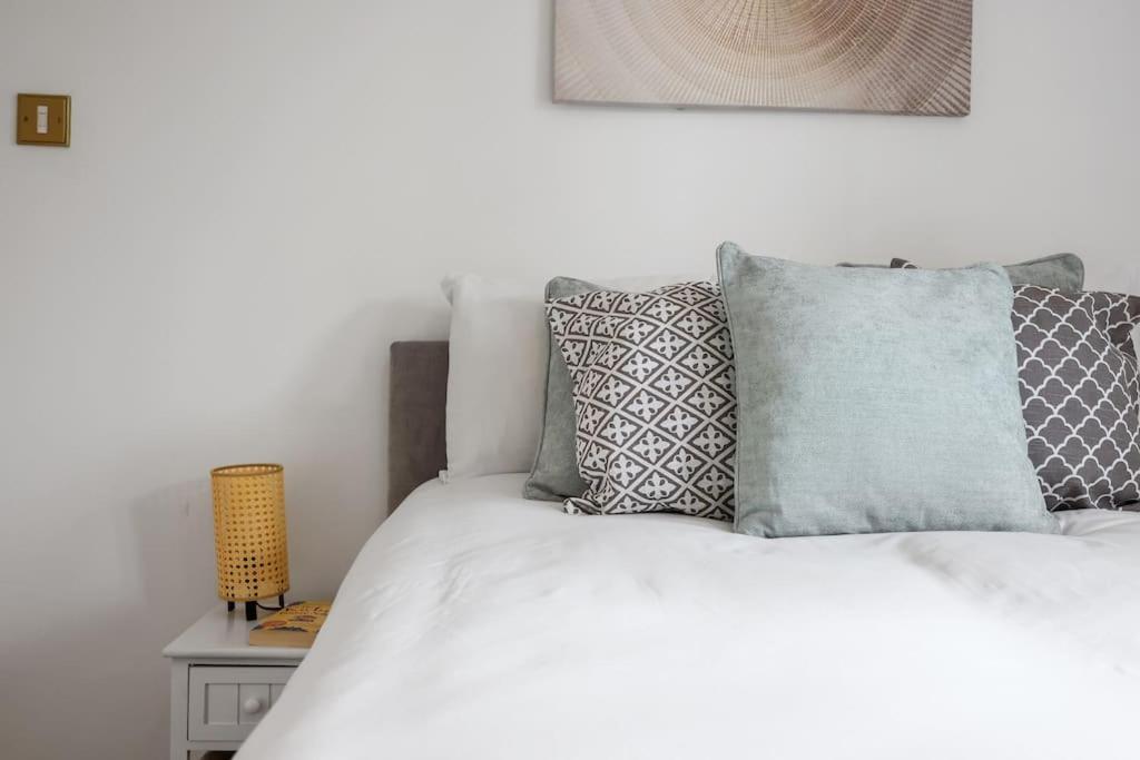 3-bedroom Short Term & Flexible Renting Limehouse With Free Wifi & Free Parking Apartamento