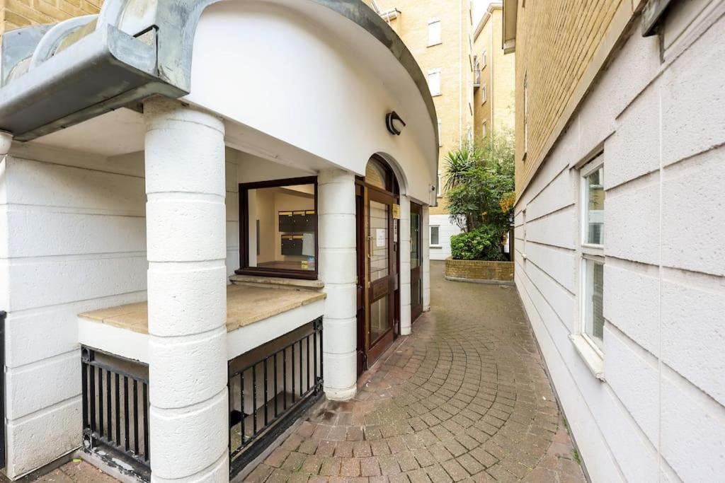 3-bedroom Short Term & Flexible Renting Limehouse With Free Wifi & Free Parking Apartamento Londres