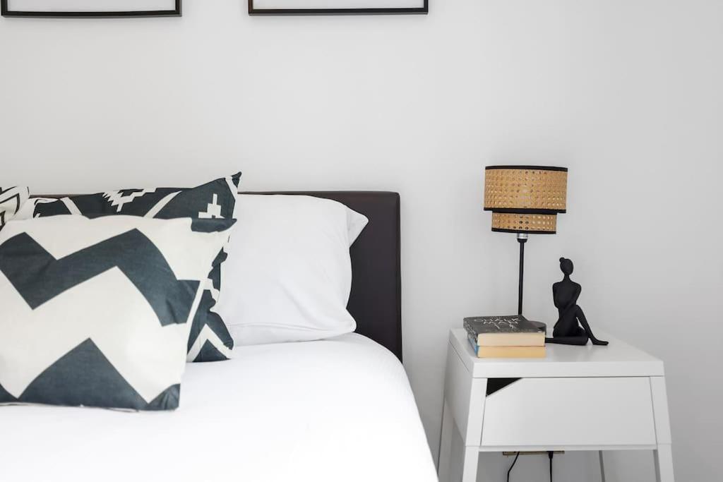 3-bedroom Short Term & Flexible Renting Limehouse With Free Wifi & Free Parking Apartamento Londres