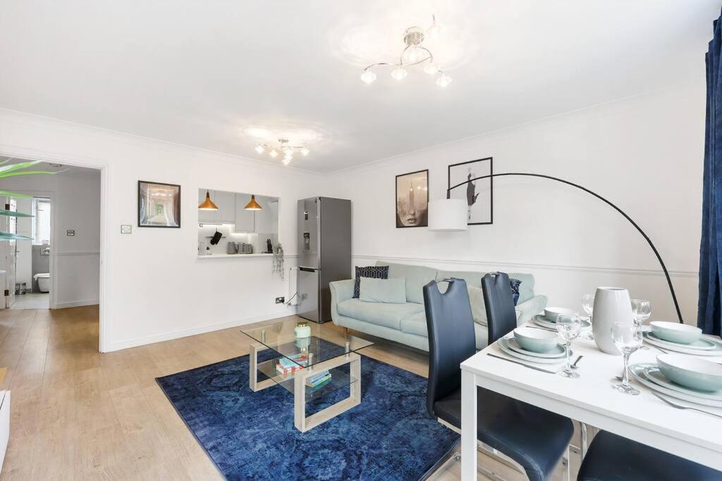 3-bedroom Short Term & Flexible Renting Limehouse With Free Wifi & Free Parking Apartamento