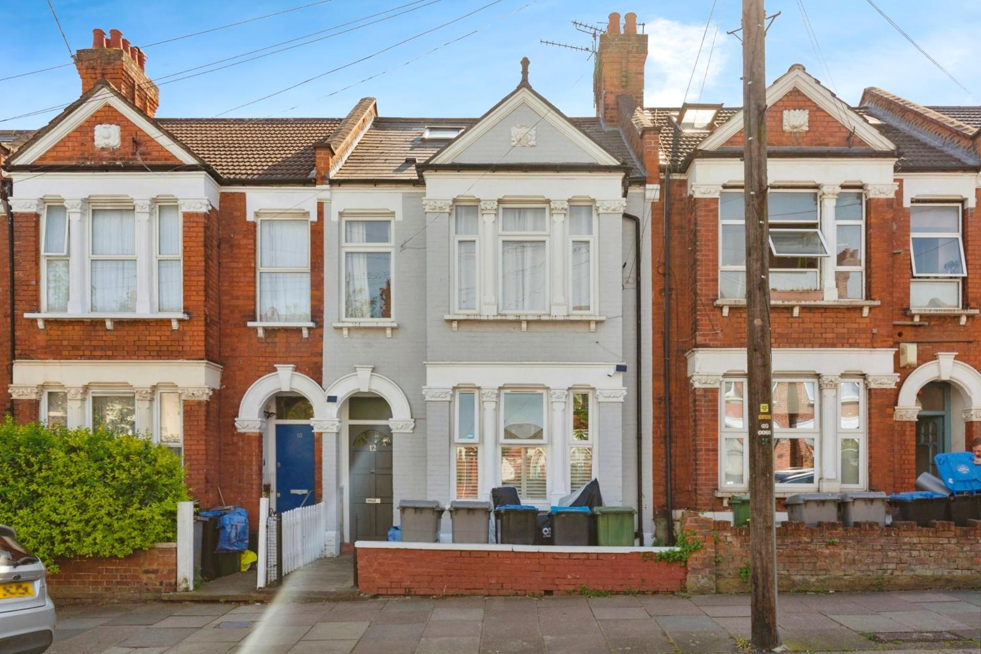 Lovely 2 Bedroom Ground Floor Flat With Garden. Apartamento *