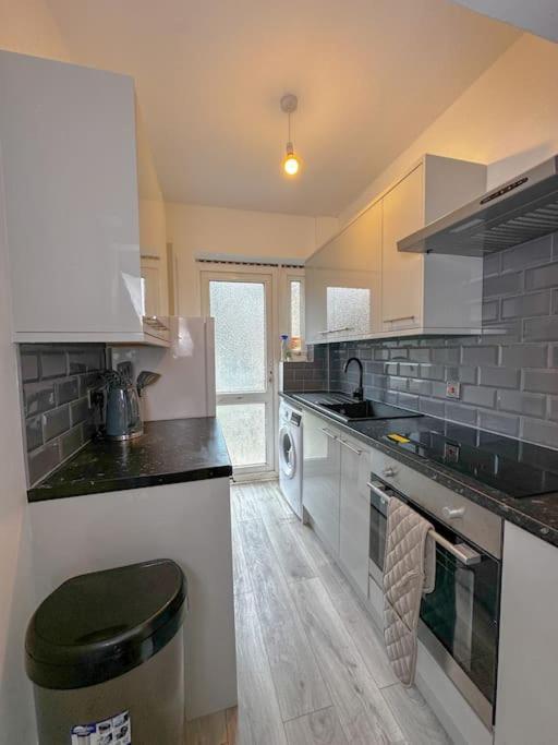 Comfortable In 3 Bed House * Londres