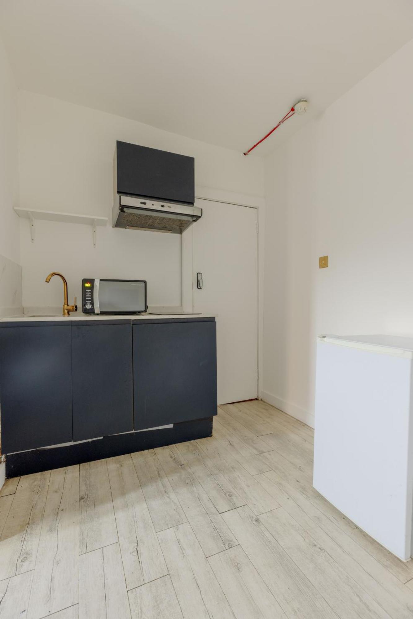 Tower Apartment's * London