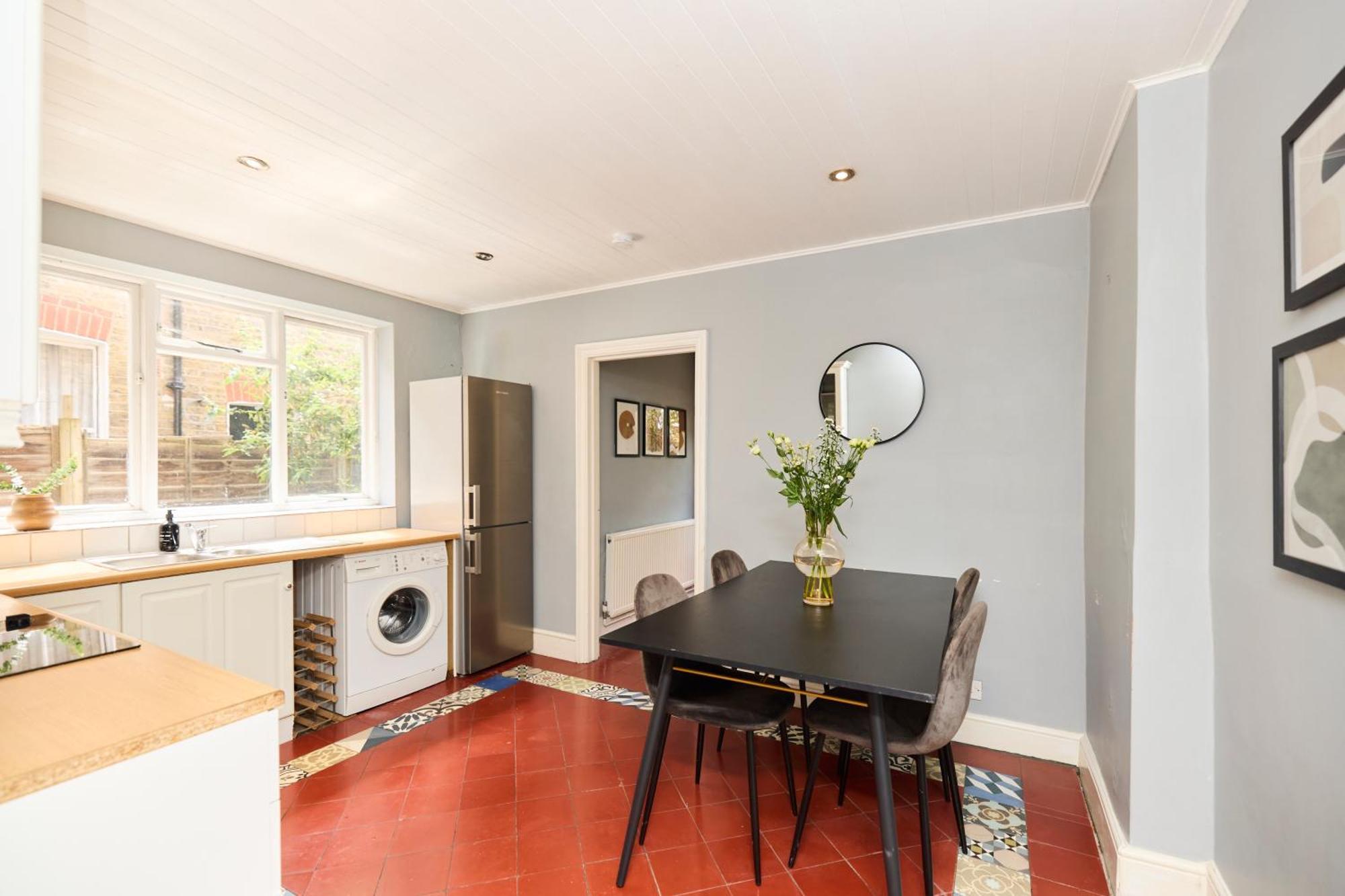 The South Park Wonder - Fascinating 2bdr Flat With Garden Apartment *