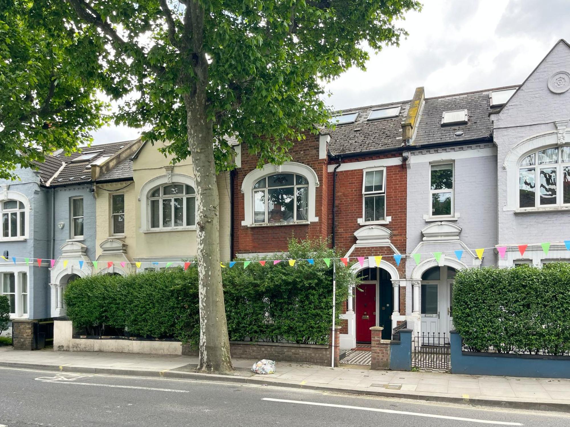 The South Park Wonder - Fascinating 2bdr Flat With Garden London