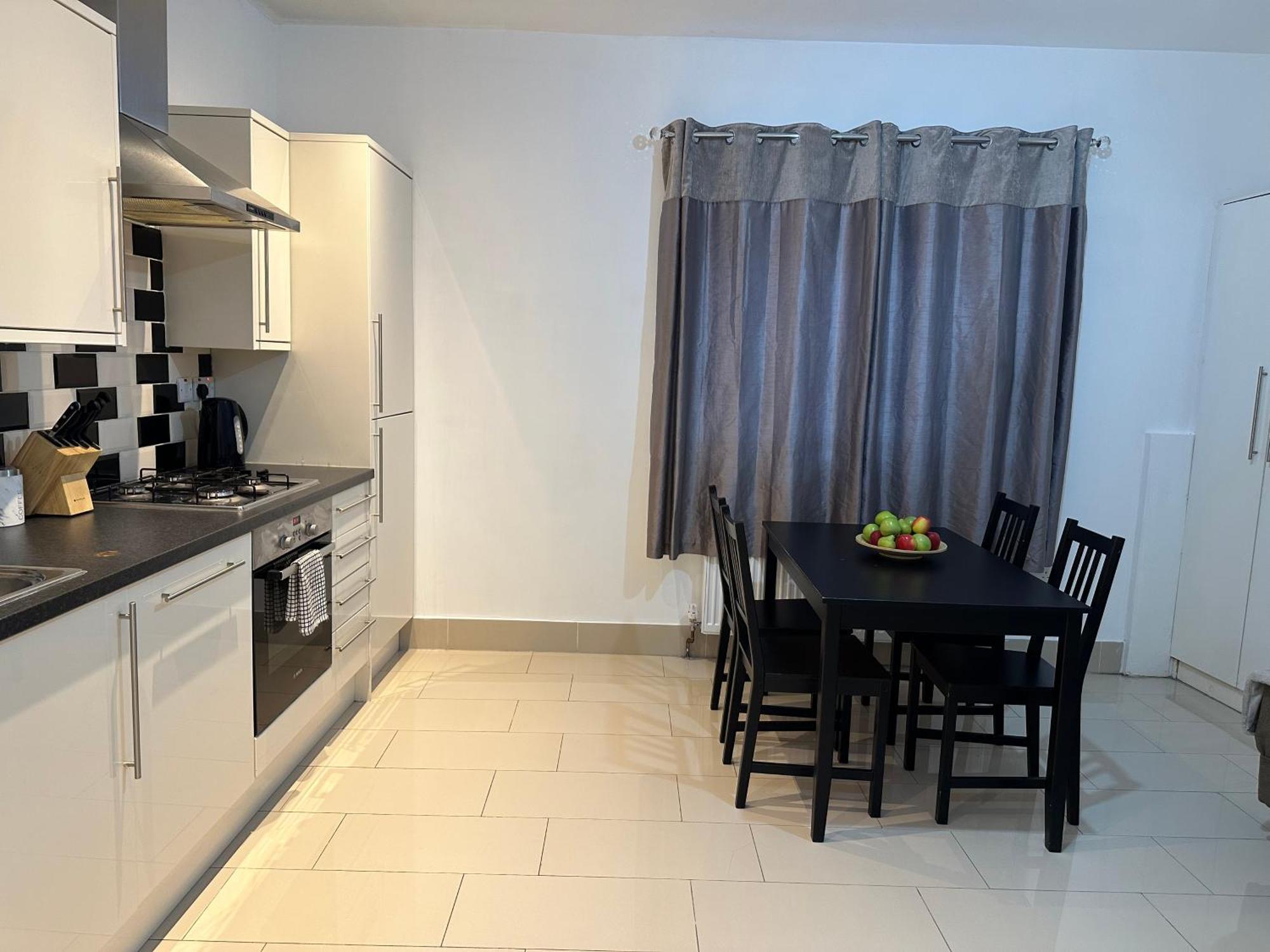 Guest house Westferry London