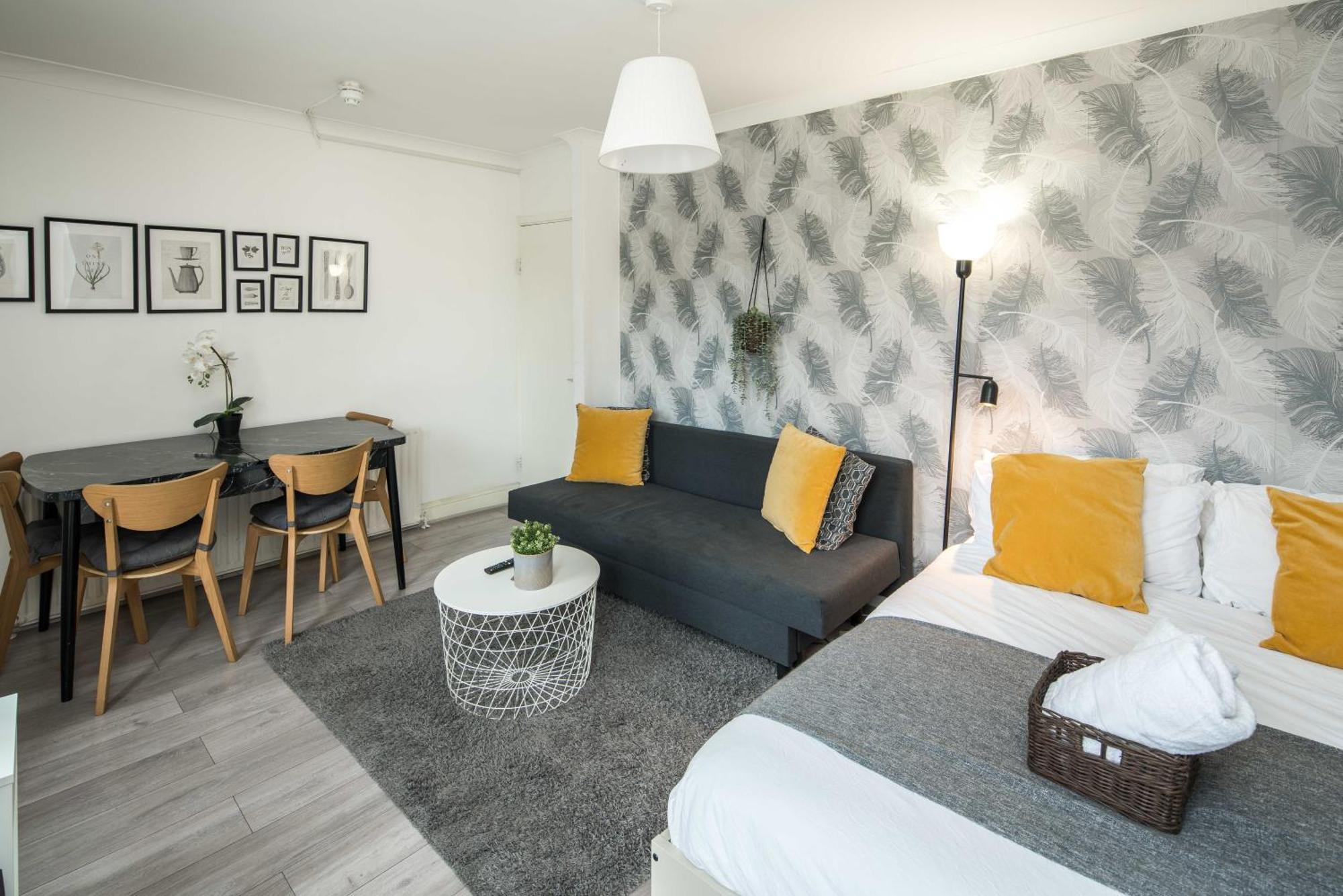Private Double Shared Bathroom Near Centre Guest house *