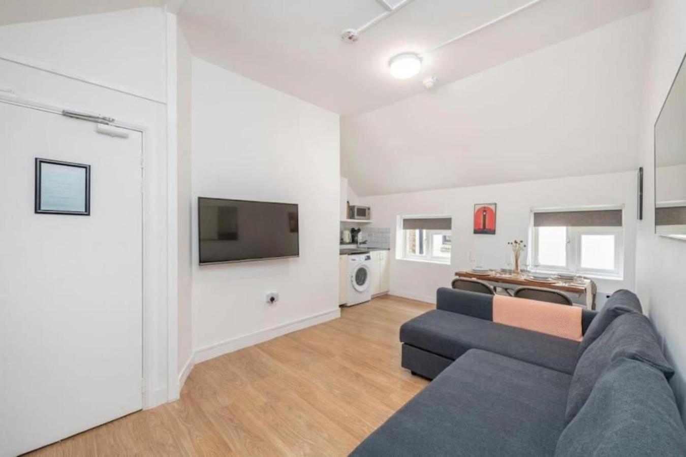 Apartment The Cutesy - Fitzrovia - By Frankie Says *