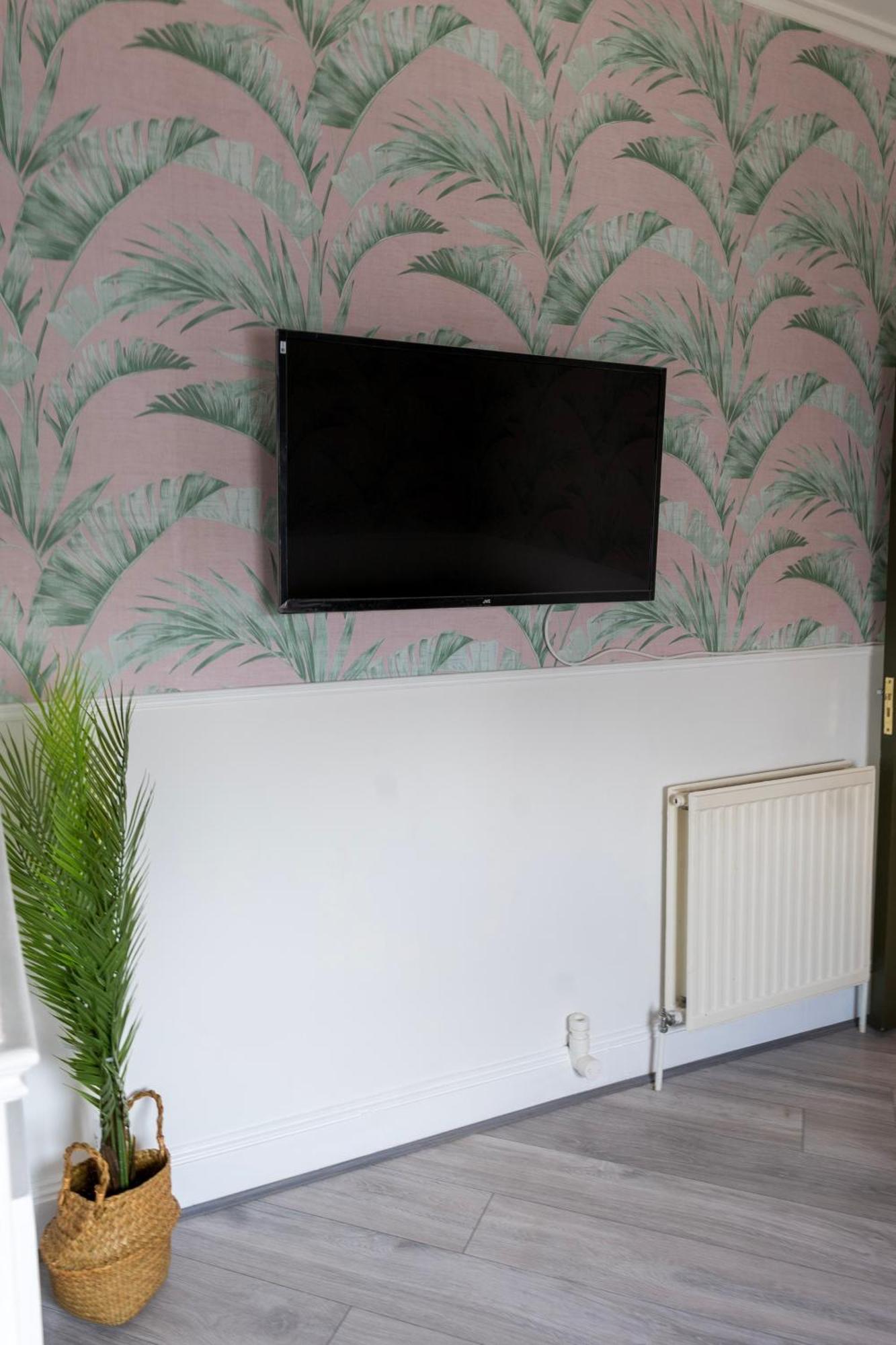 5c- Stylish Urban Retreat - Spacious 2 Bed Flat Apartment London