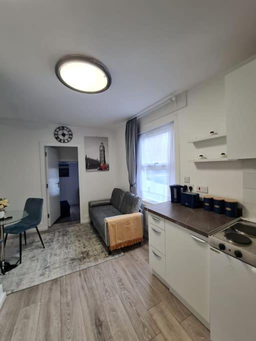 Stylish And Spacious 1 Bedroom Kensal Tube 1a Apartment