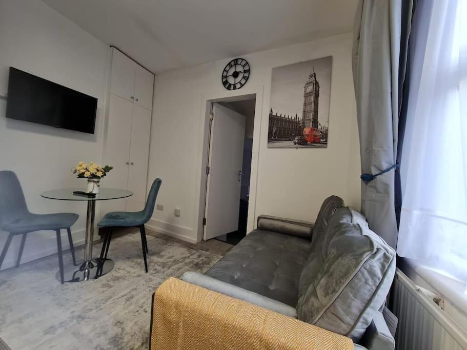 Apartment Stylish And Spacious 1 Bedroom Kensal Tube 1a