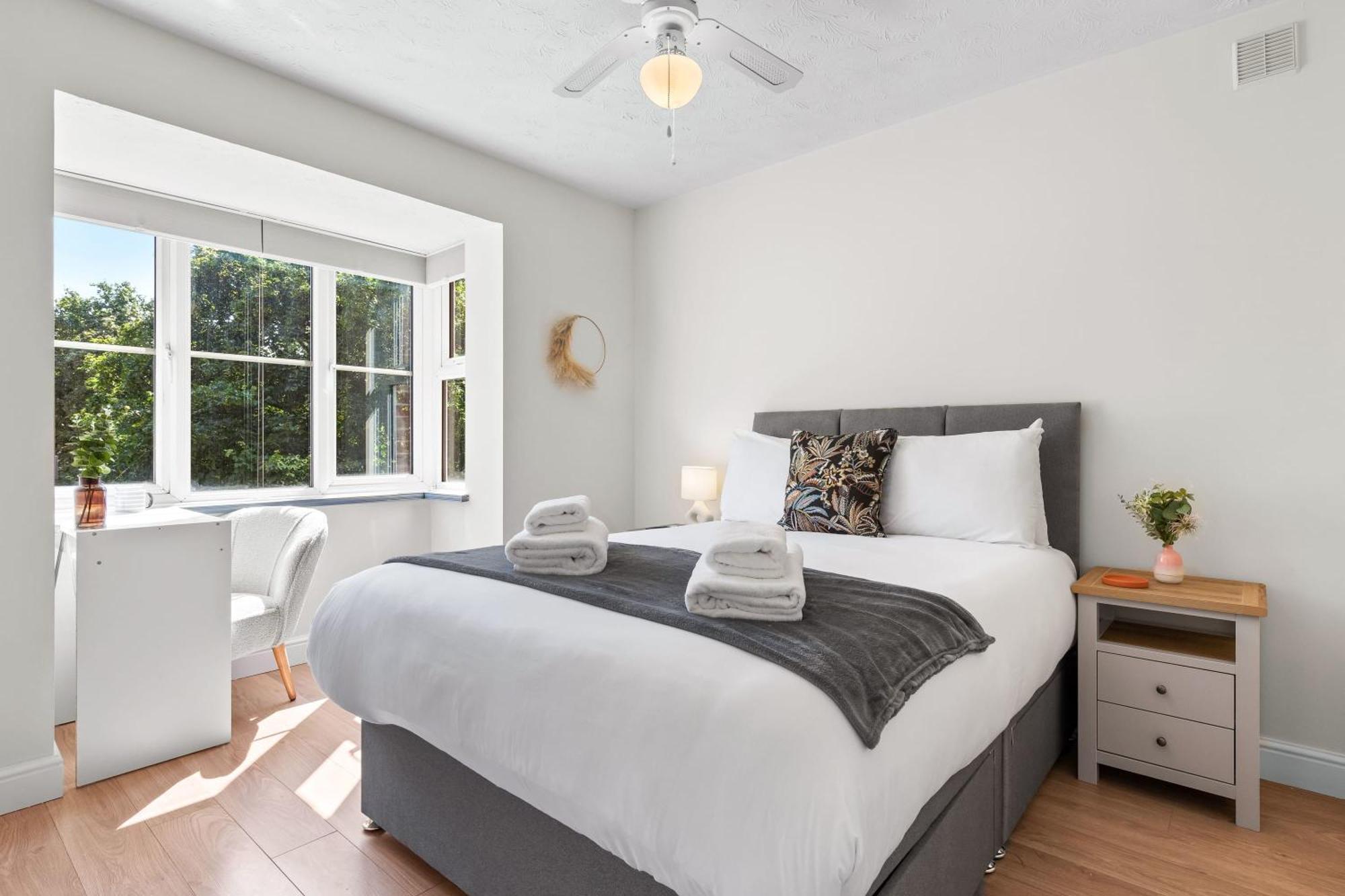 Apartment Beautiful 1 Bed Close To Amenities *