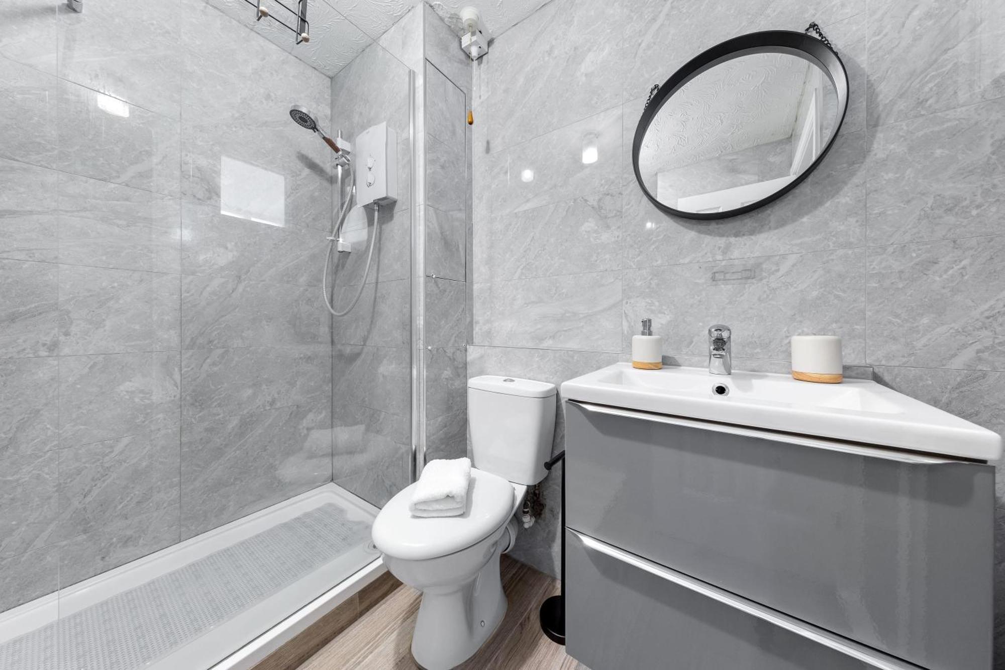 Beautiful 1 Bed Close To Amenities Apartment