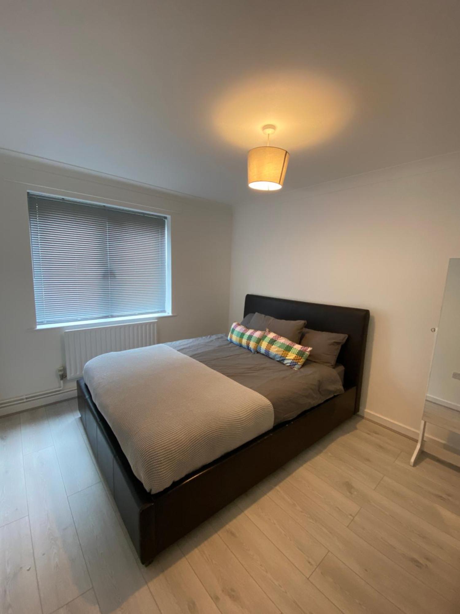 Wood Court Apartment *