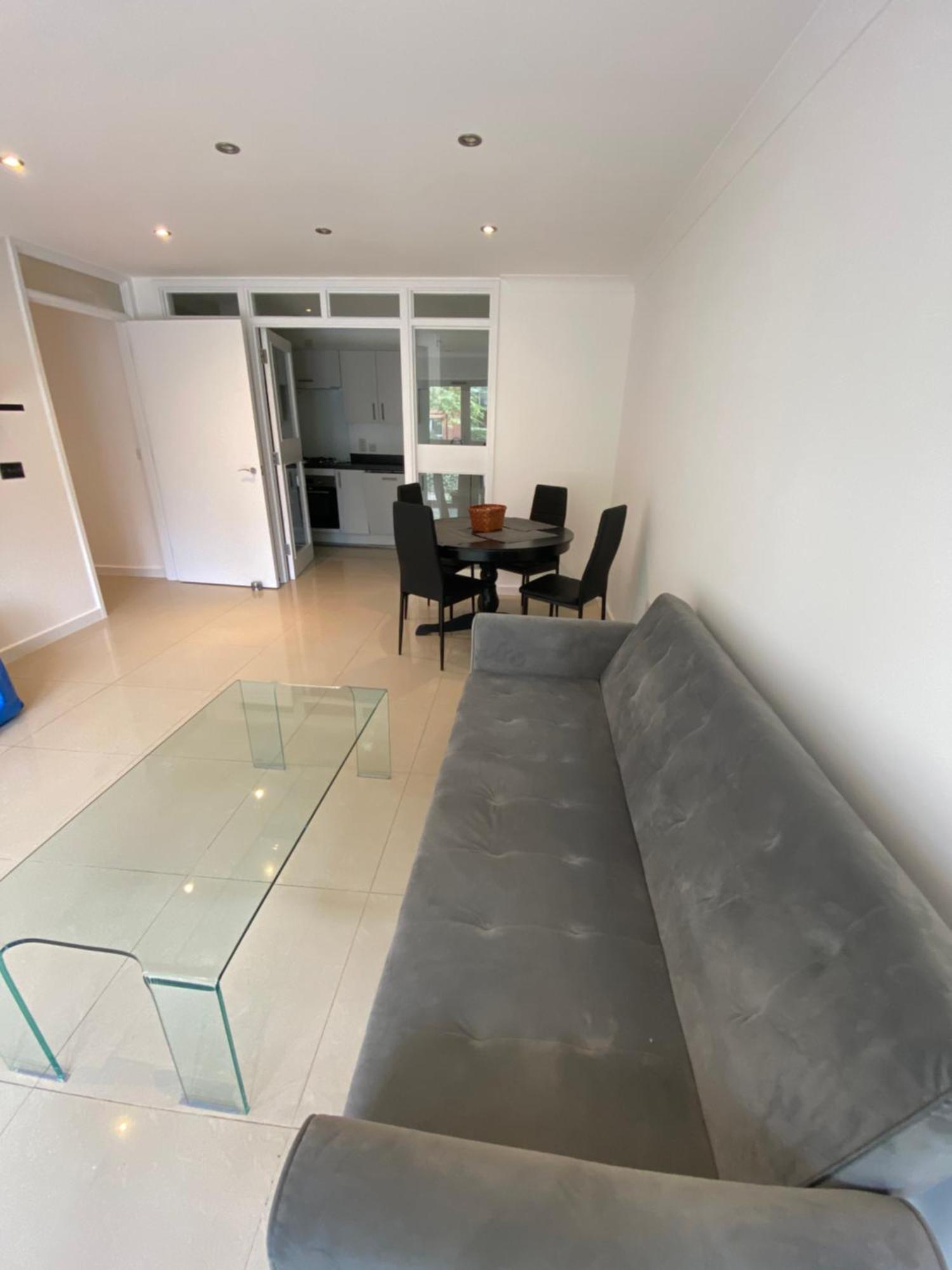 Apartment Wood Court London