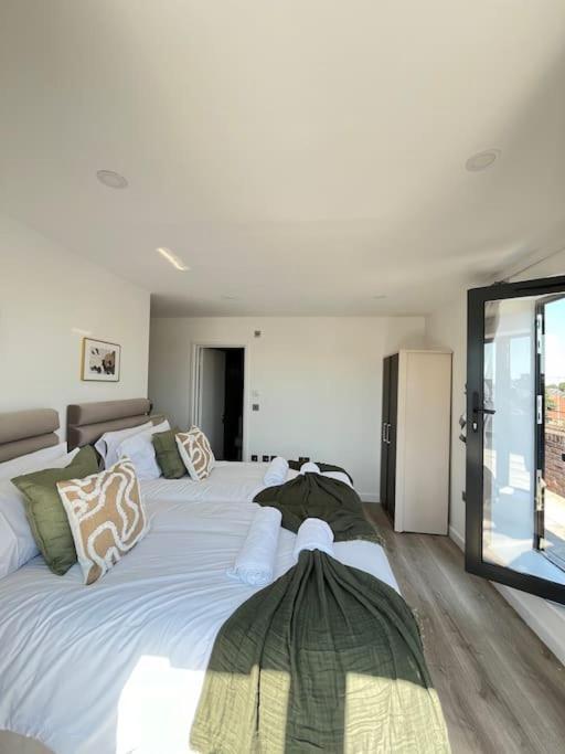 O2 Skyview Penthouse Apartment *