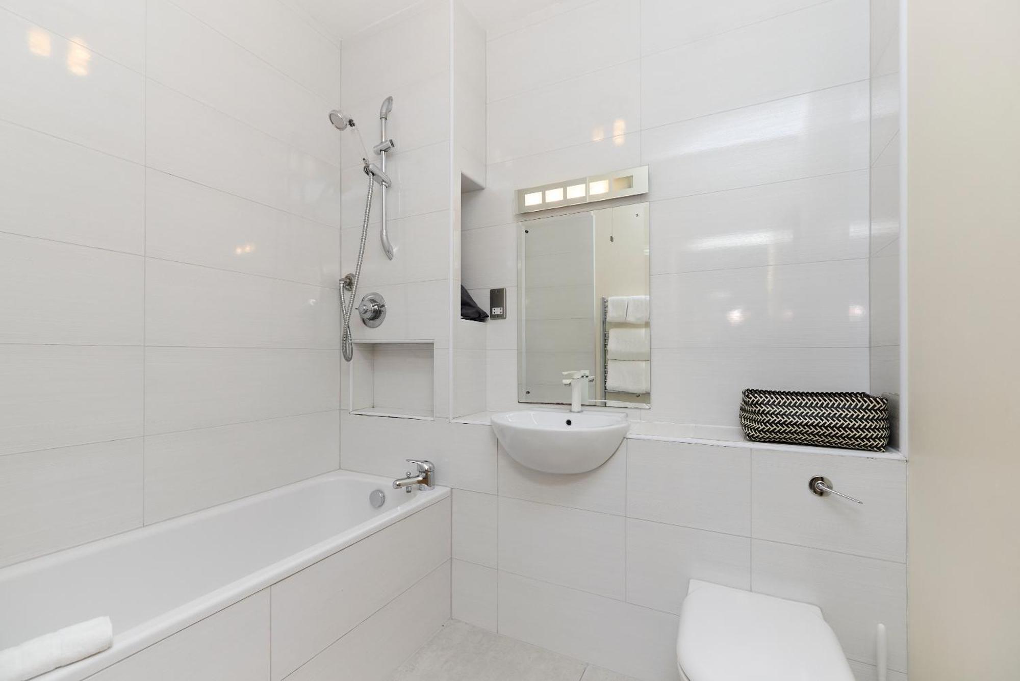 The Spitalfields Beauty - Bright 2bdr Flat Apartment