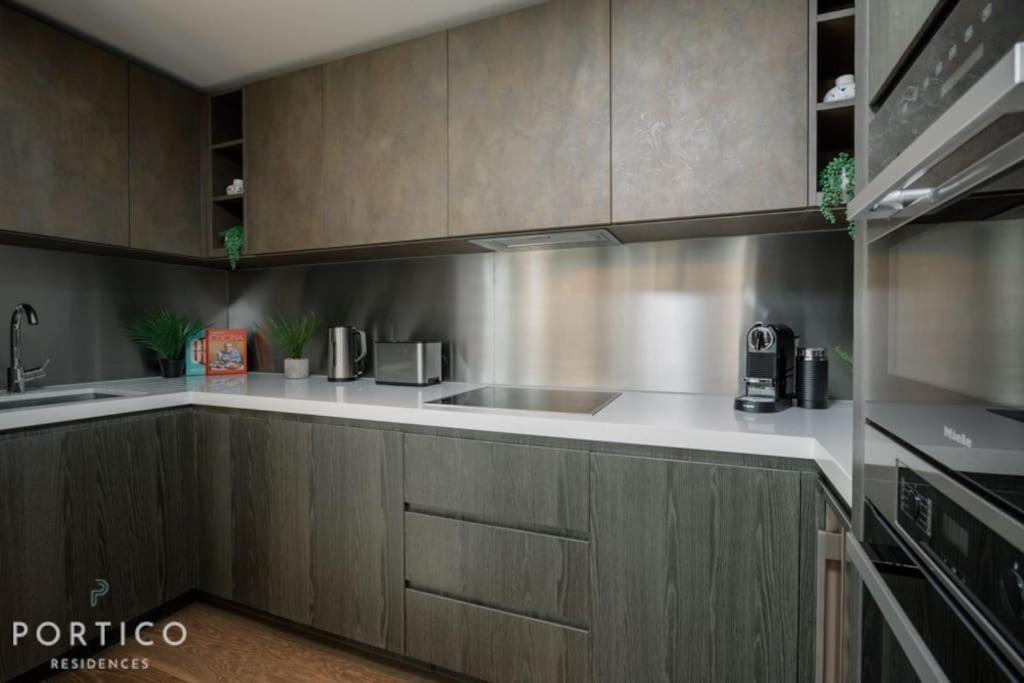 Stunning 2-bed With Pool In Nine Elms Apartment London