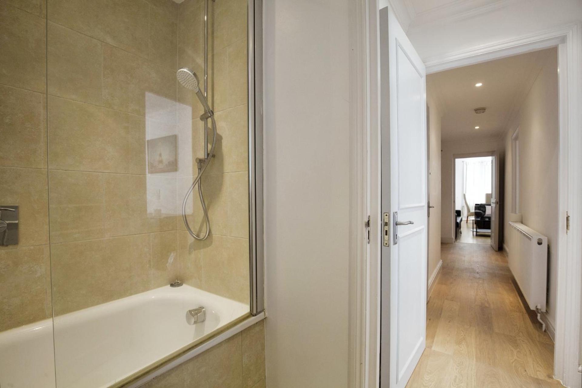 Well Located South Kensington Flat Apartment