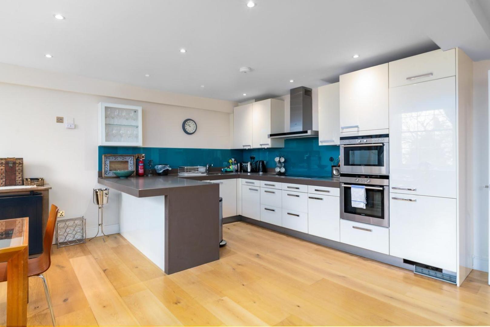Guestready - Spacious In Clapham Town London