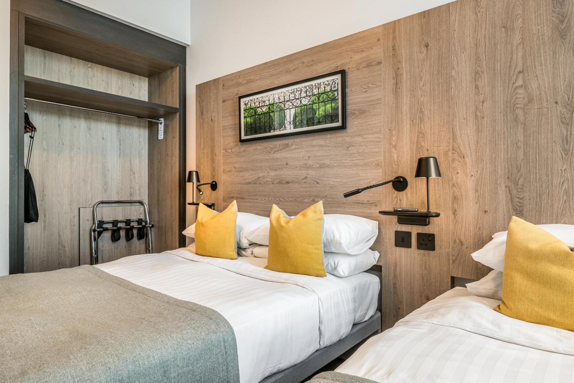 Hotel Princes Square London