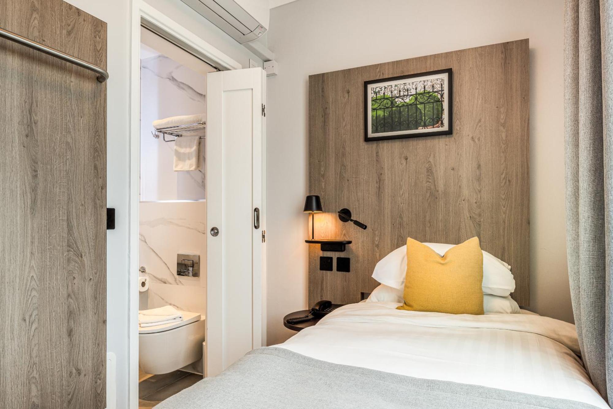 Hotel Princes Square 4*