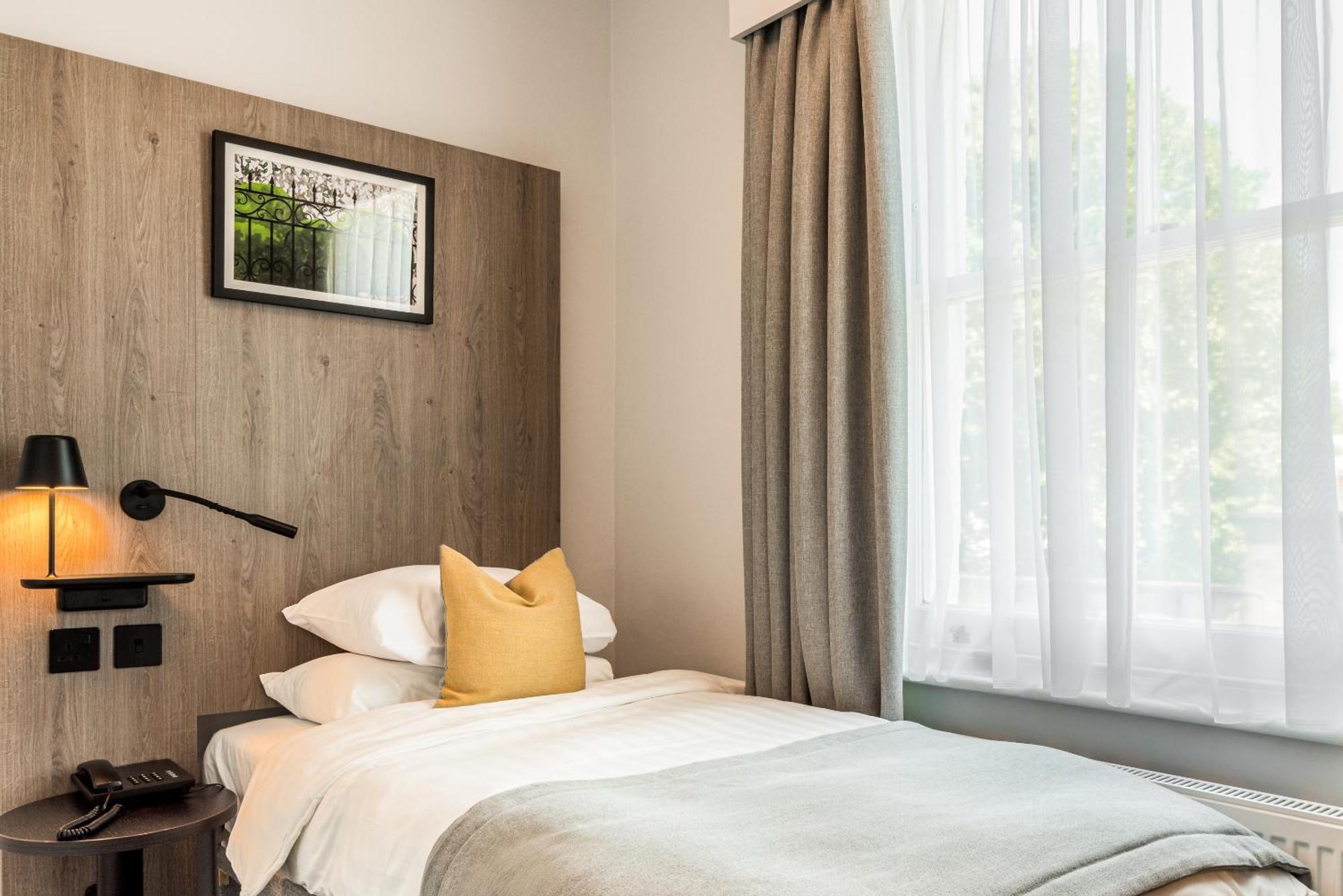 Princes Square Hotel London