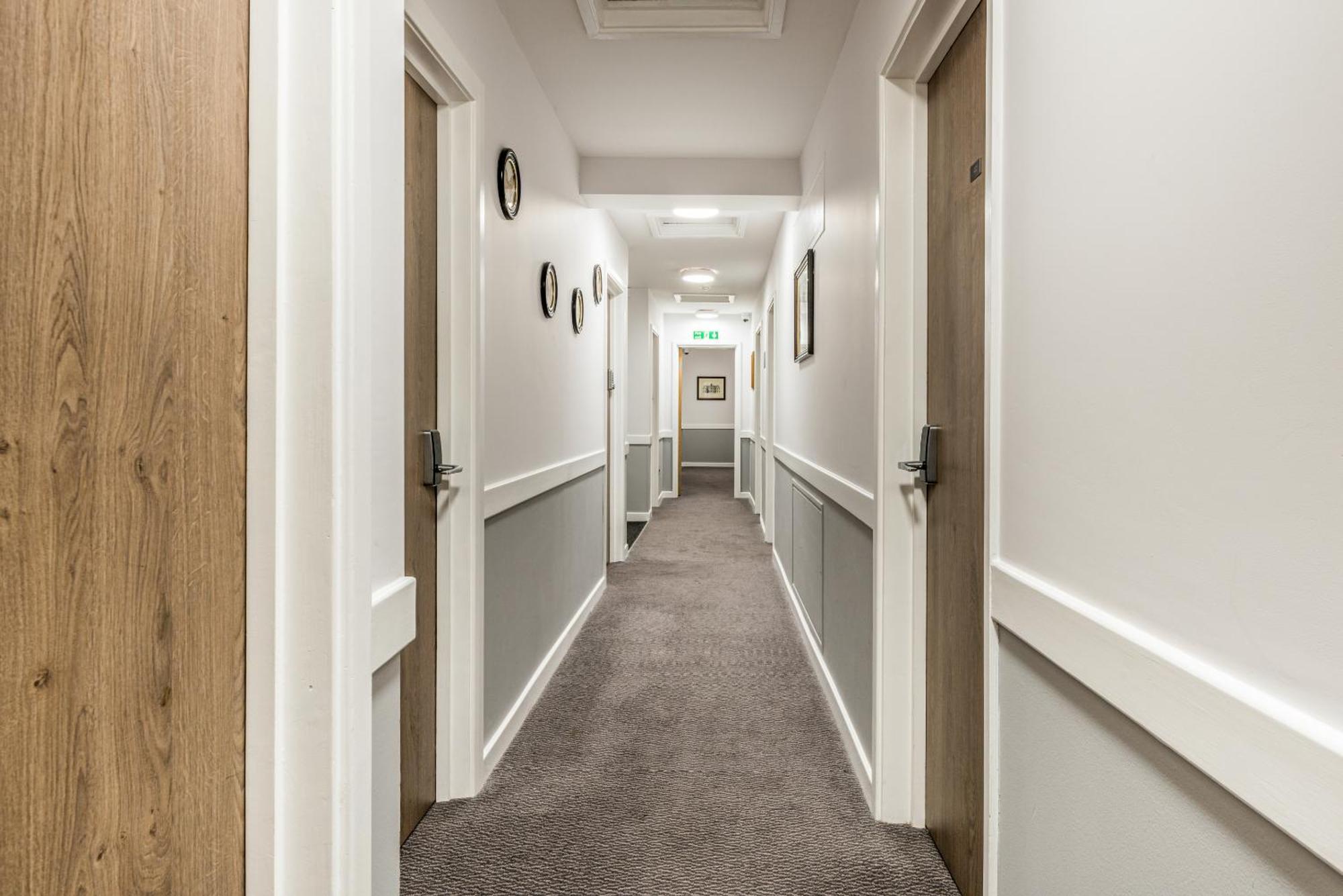 Hotel Princes Square London