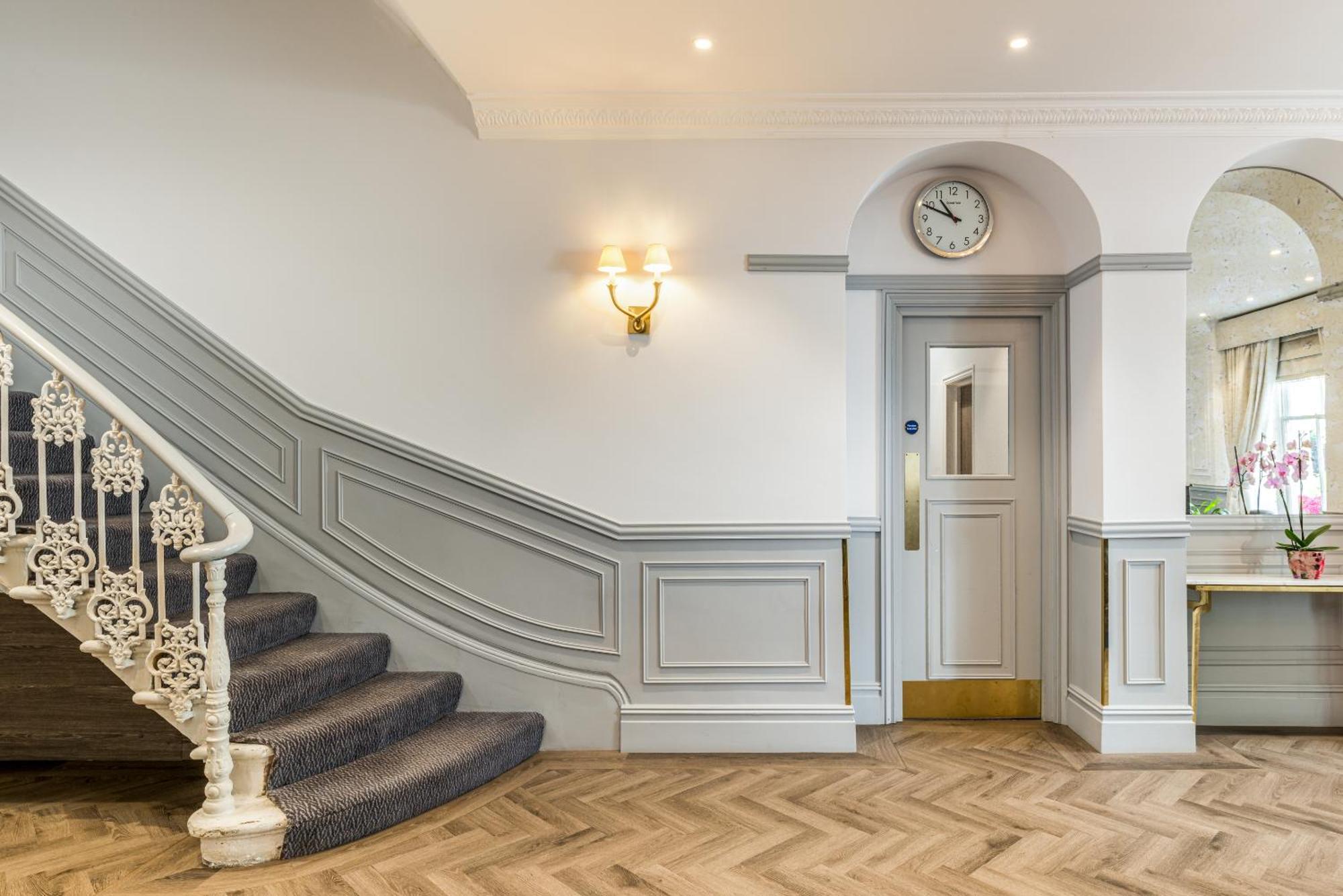 Princes Square 4* London