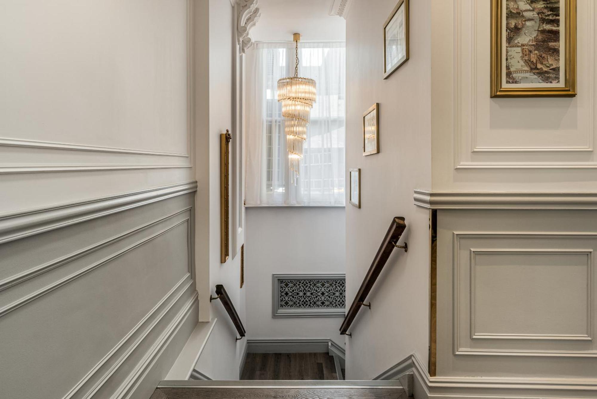 Princes Square 4* London