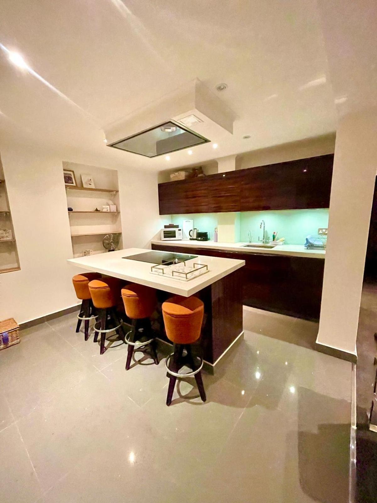 Private 1 Bed Flat Chelsea *