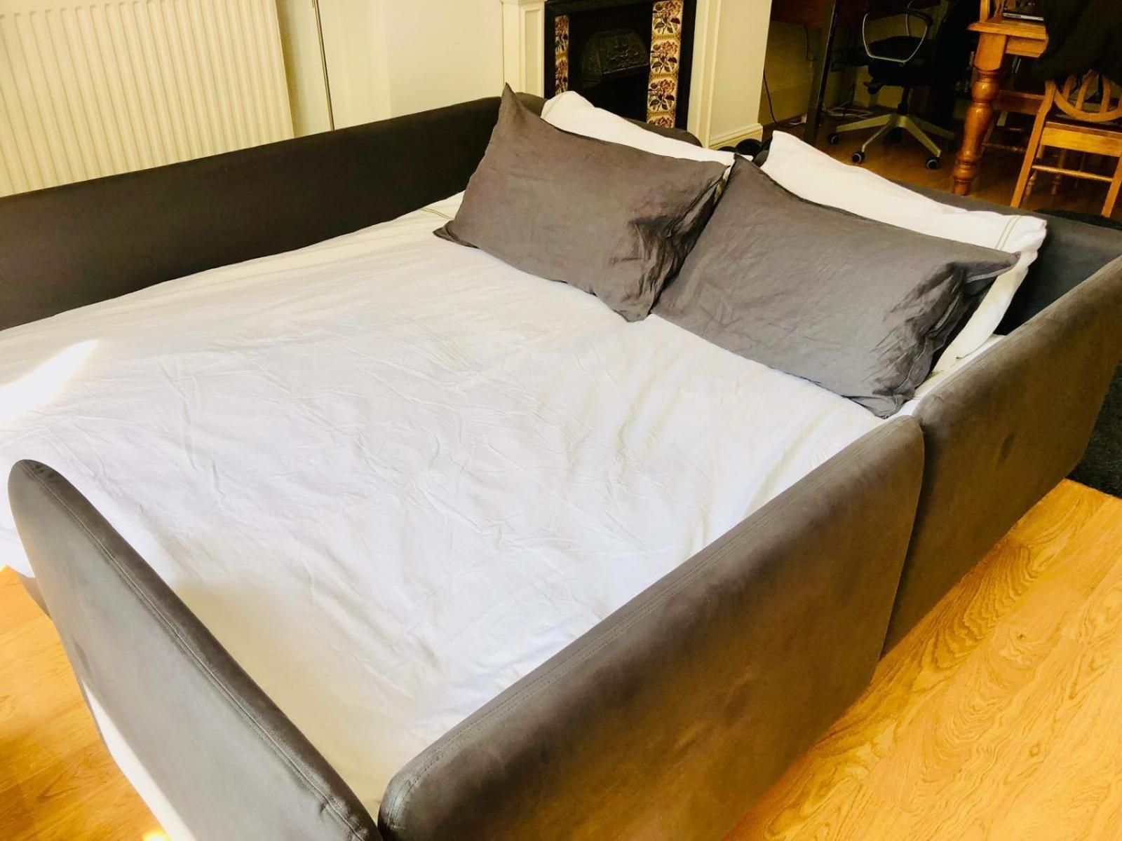 Apartment Luxury Spacious On Mattock Lane *