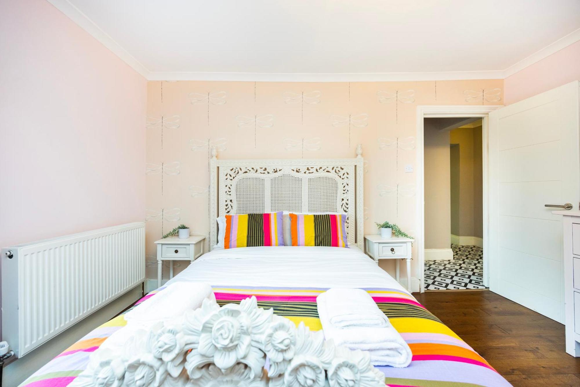 Spacious 2-bedroom In Balham Apartment *