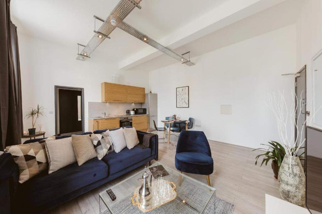 Apartment Amazing Warehouse Conversion In Chiswick *