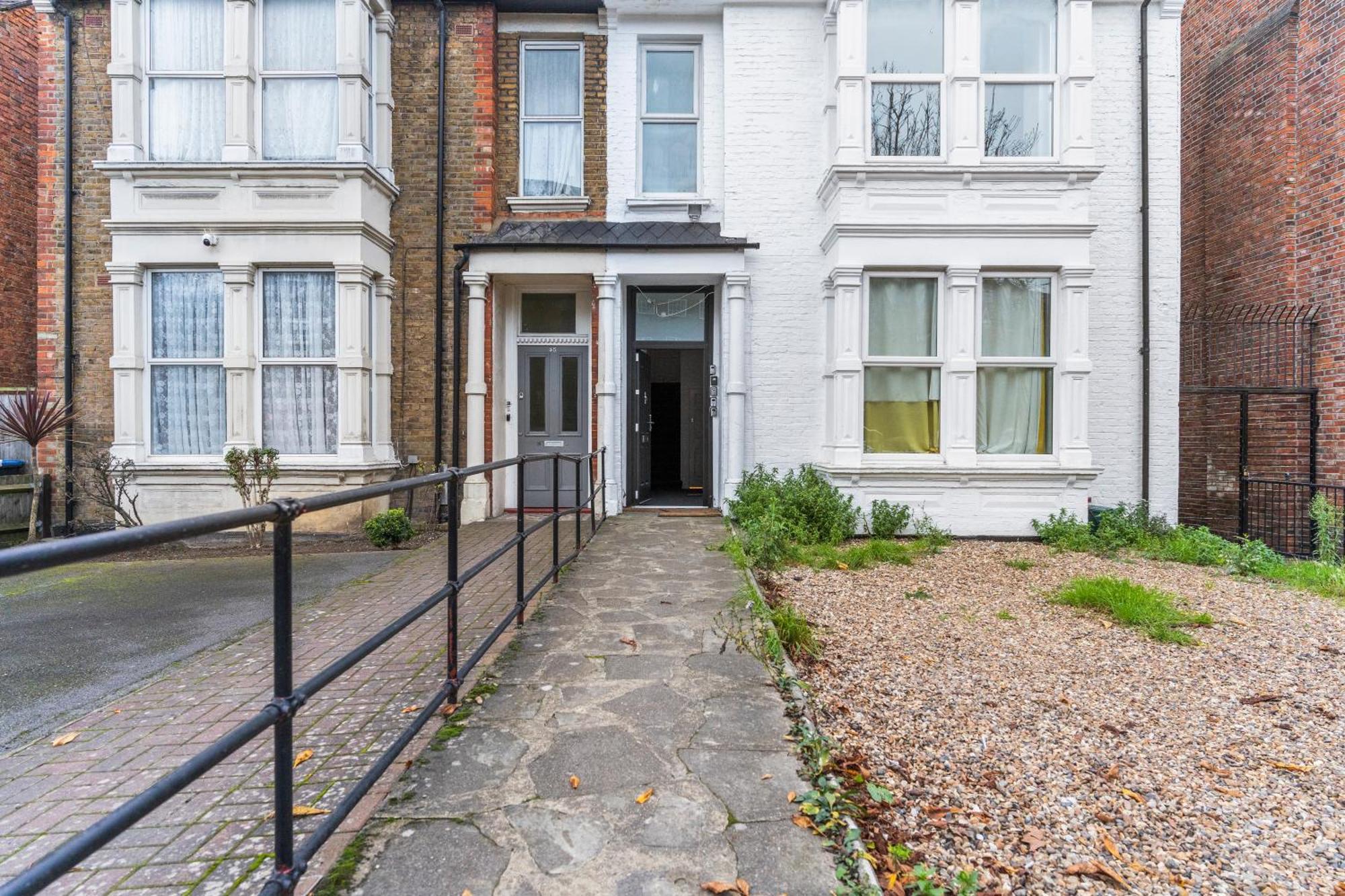Modern With Free Wifi Apartment London