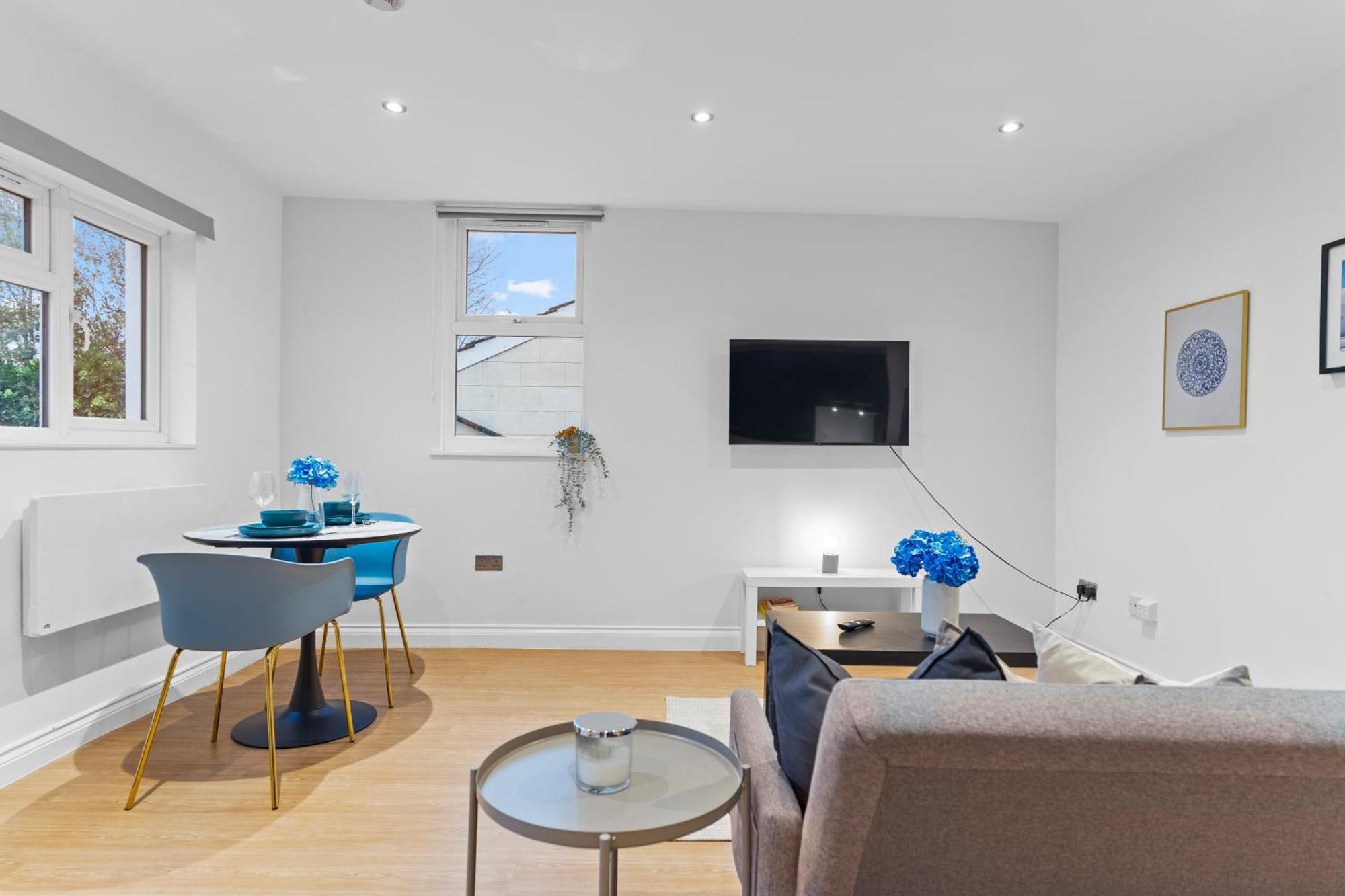 Modern With Free Wifi London