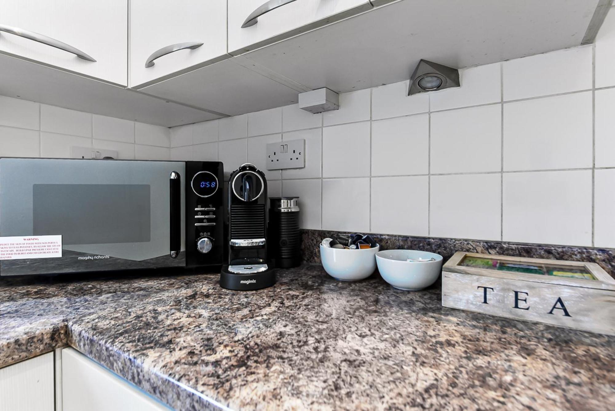 1 Bed Apartment- Marble Arch 5 *