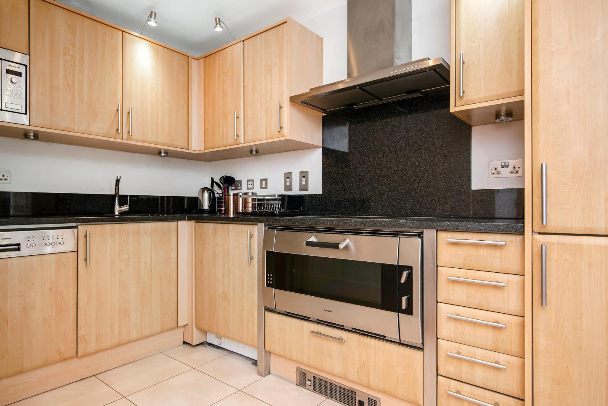 2 Bed With Large Terrace Apartment *