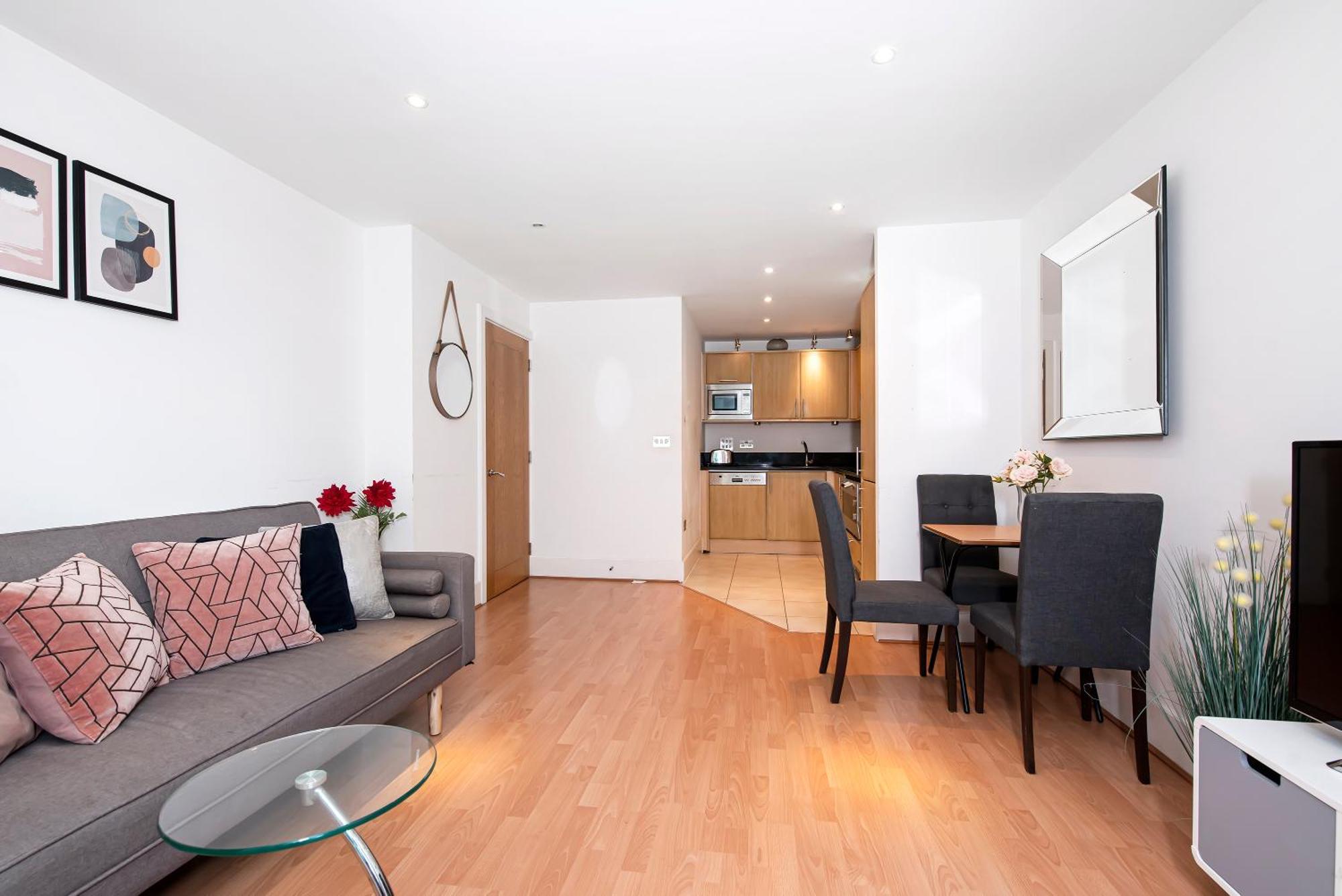 Apartment 2 Bed With Large Terrace London