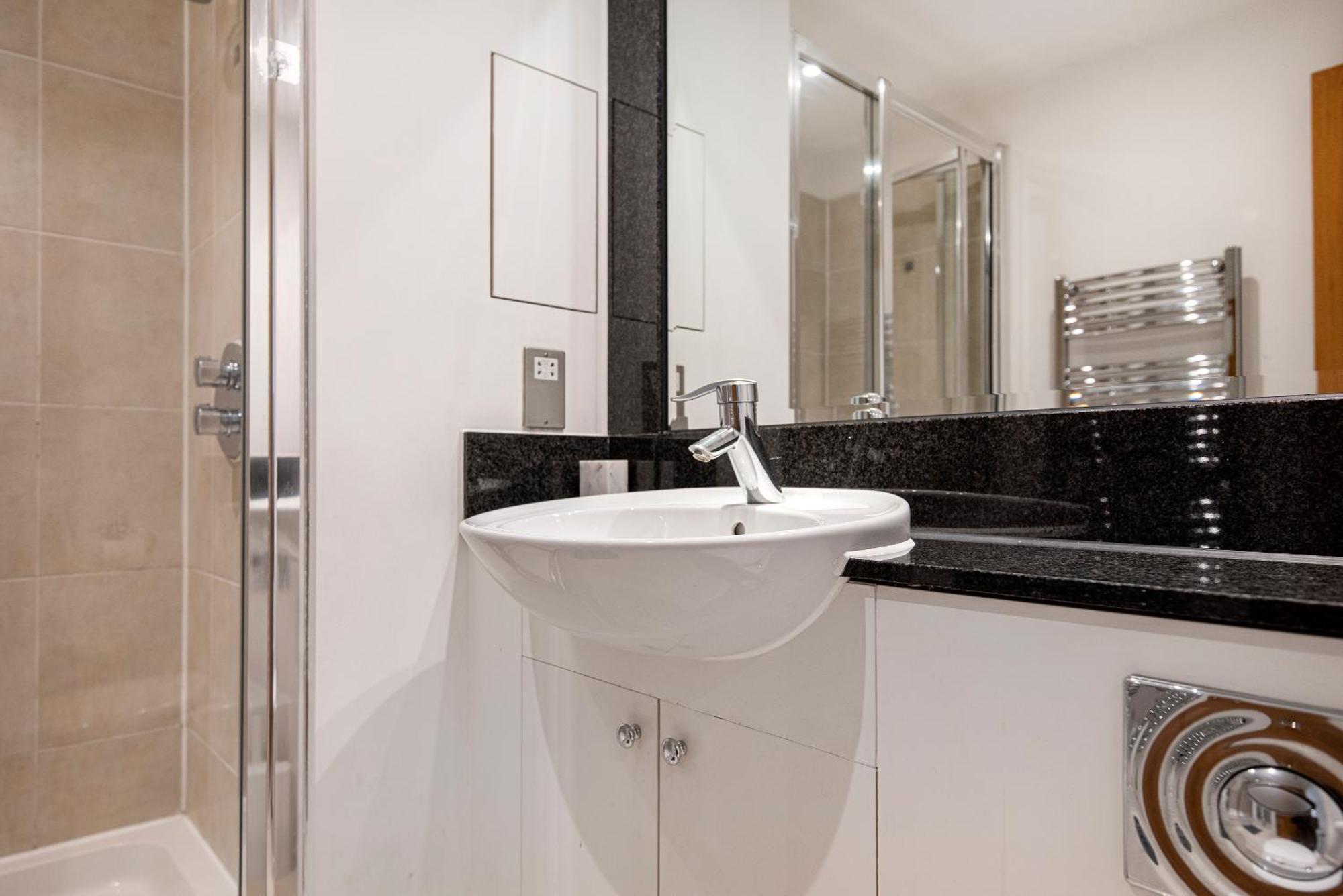 2 Bed With Large Terrace London