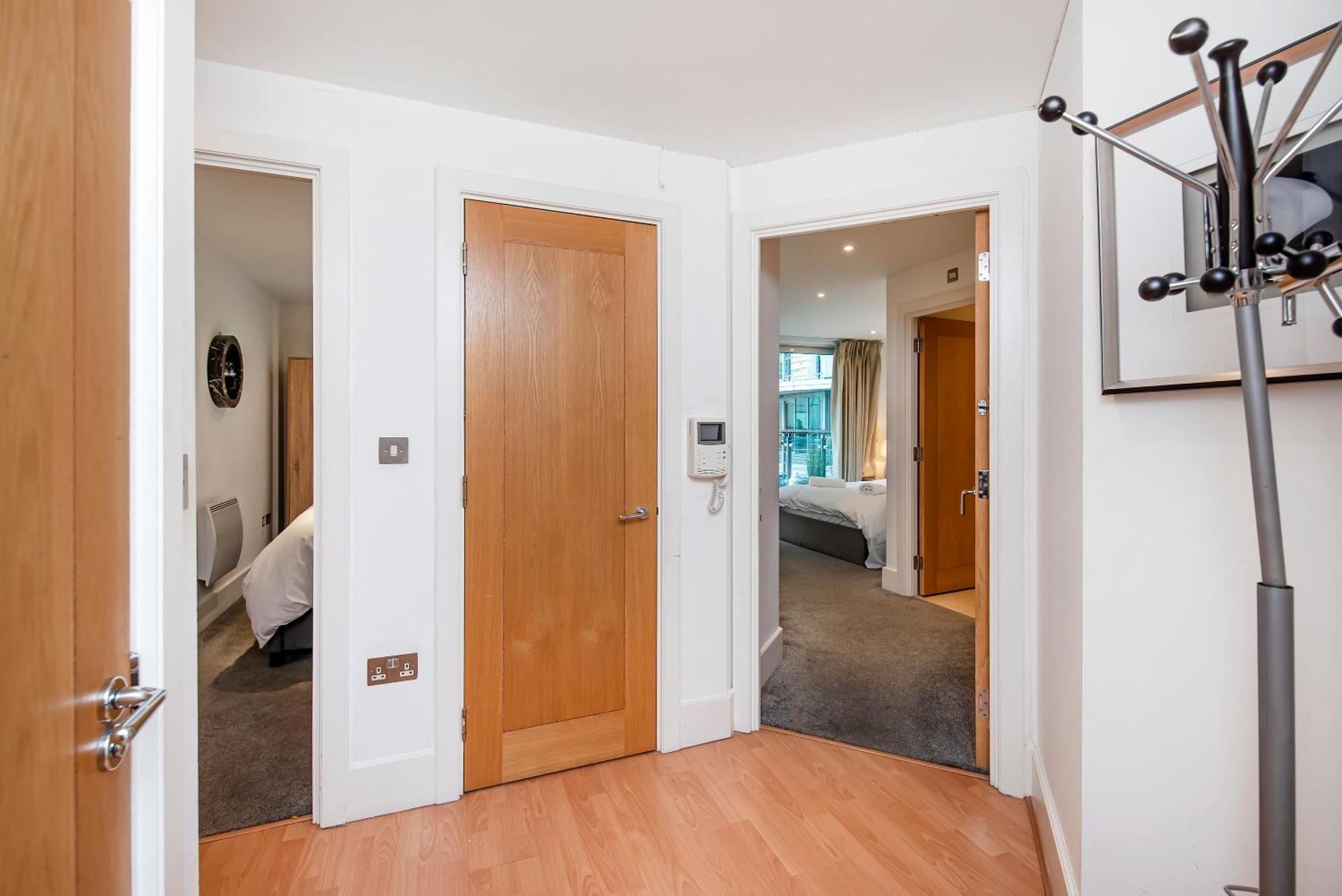 Apartment 2 Bed With Large Terrace *