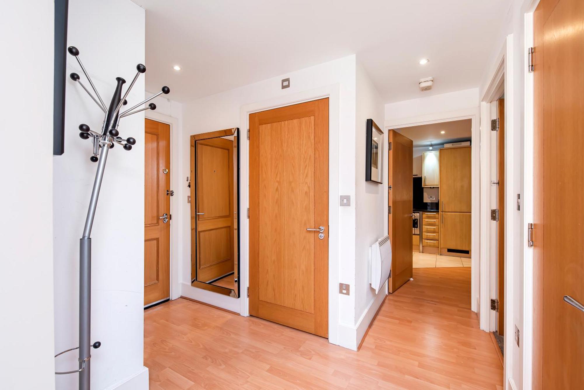 2 Bed With Large Terrace Apartment *