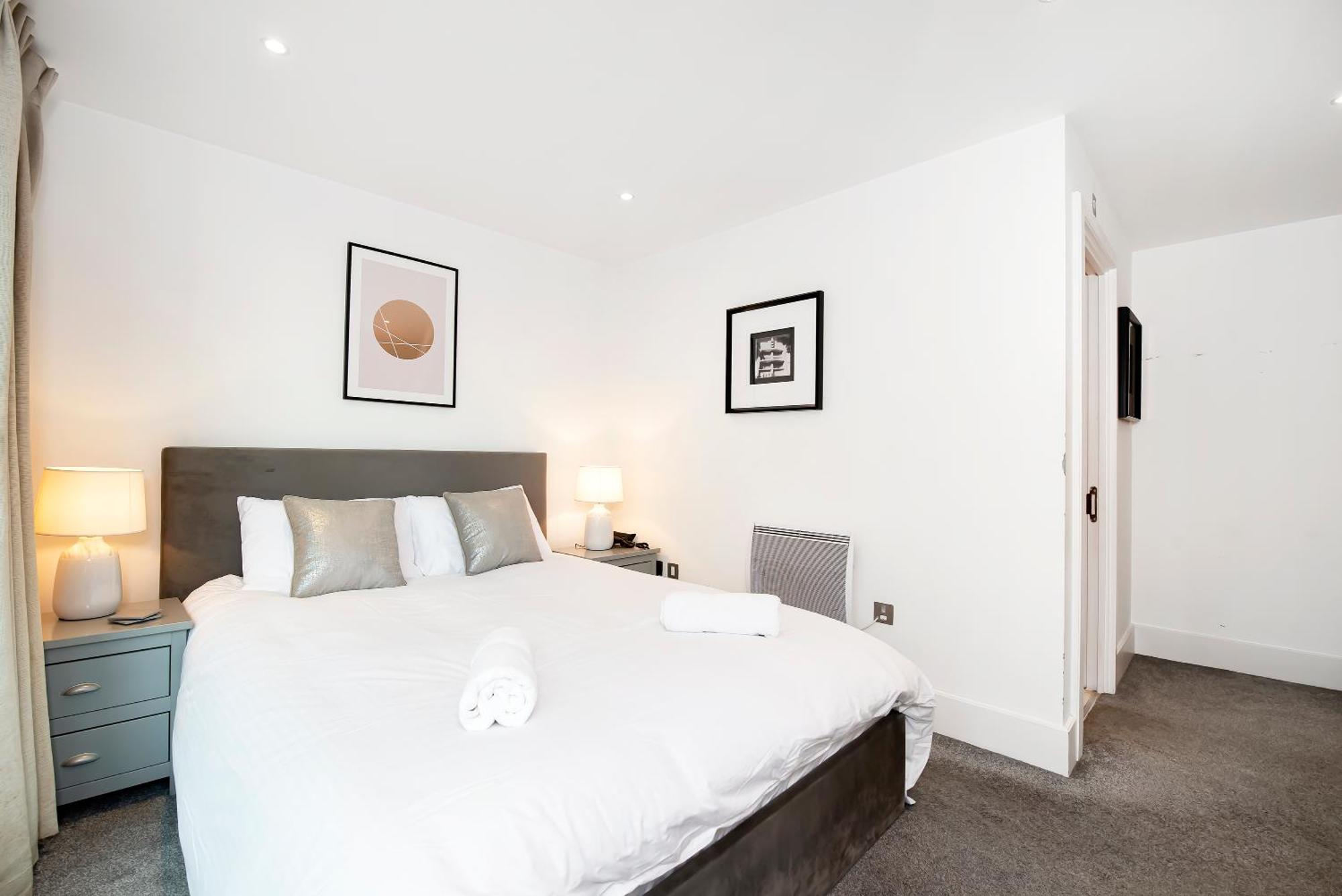 Apartment 2 Bed With Large Terrace London