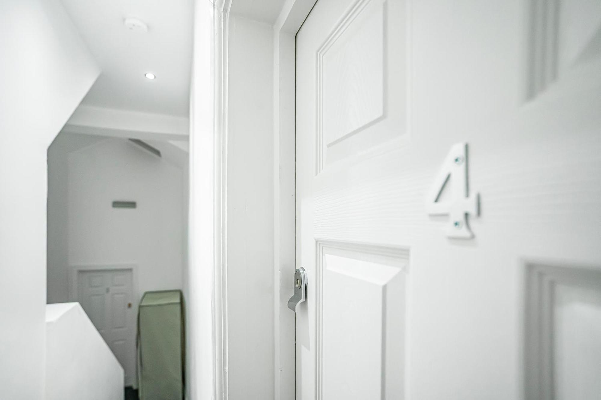 Modern With Free Wifi Apartment London