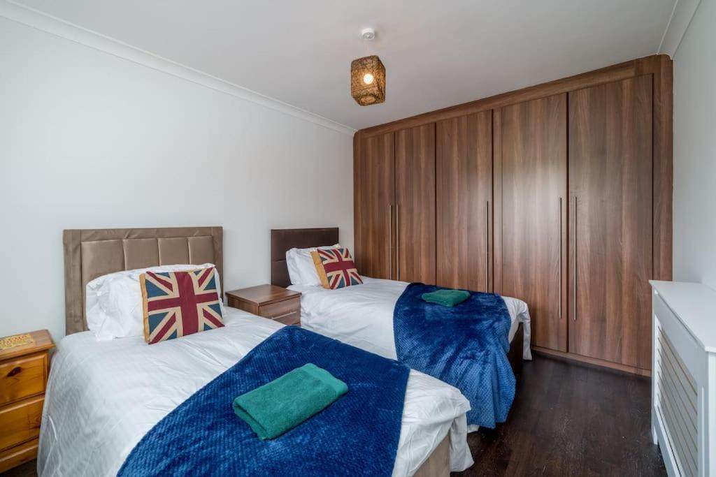 Gorgeous House, 5 Beds, Amazing Transport Links
