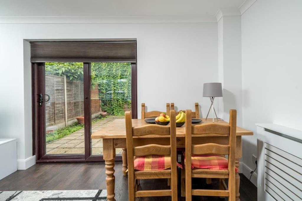 Gorgeous House, 5 Beds, Amazing Transport Links