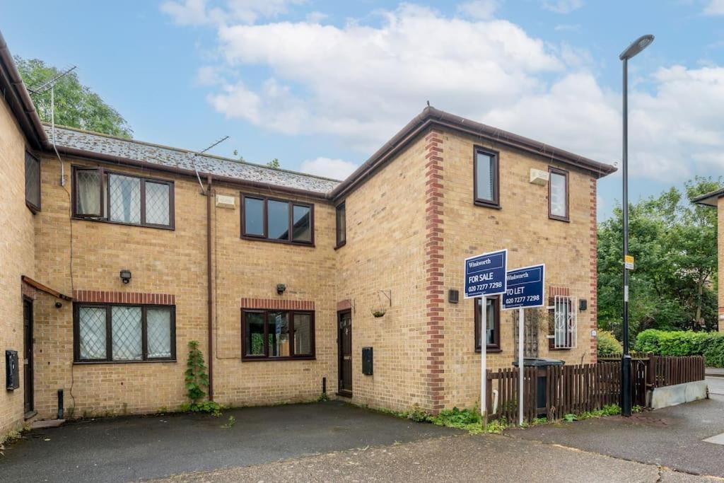 Gorgeous House, 5 Beds, Amazing Transport Links Apartment *