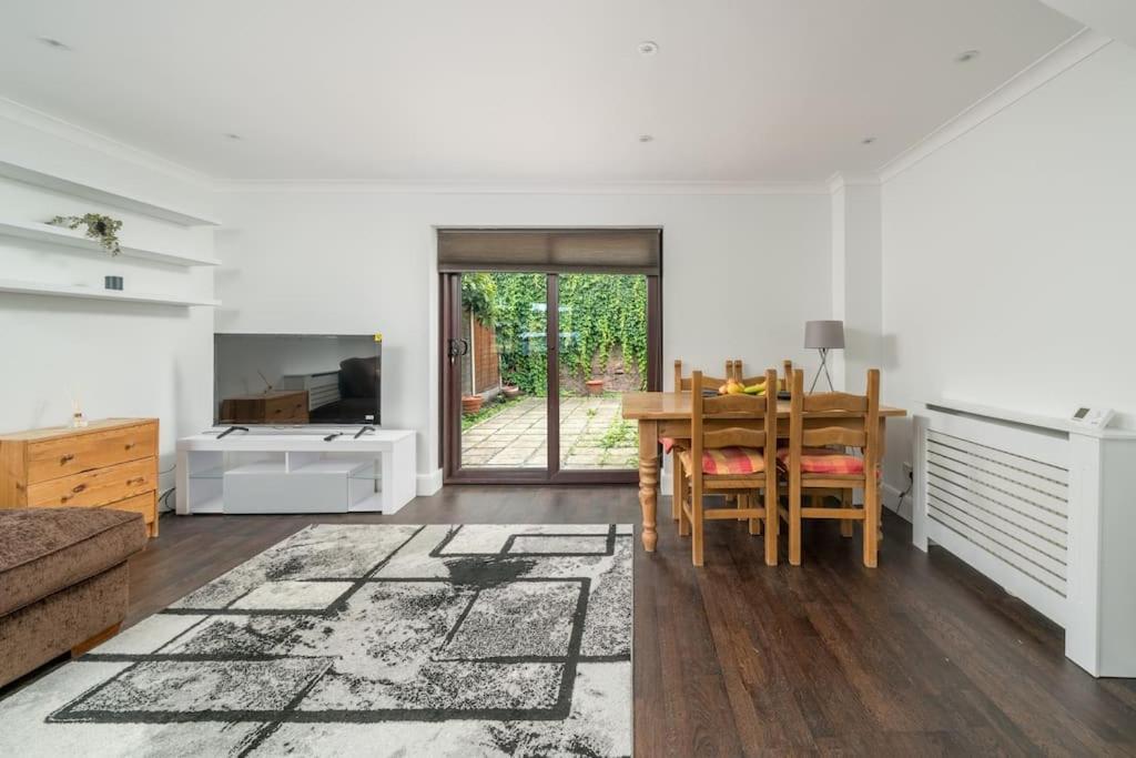 Gorgeous House, 5 Beds, Amazing Transport Links London