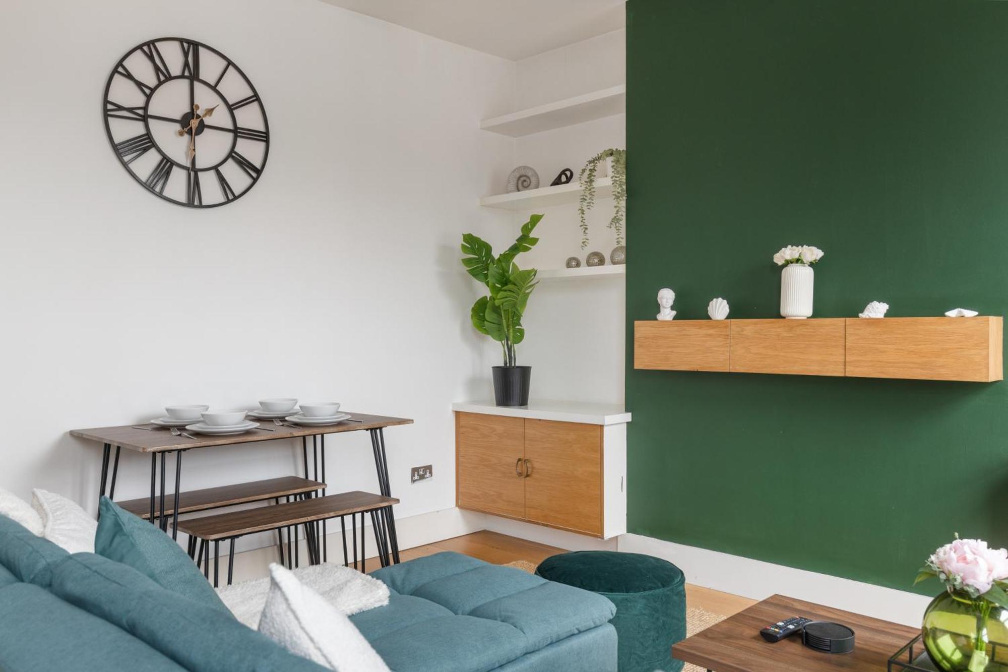 Portnall Retreat - Beautiful & Bright - Close To Ldn Apartamento