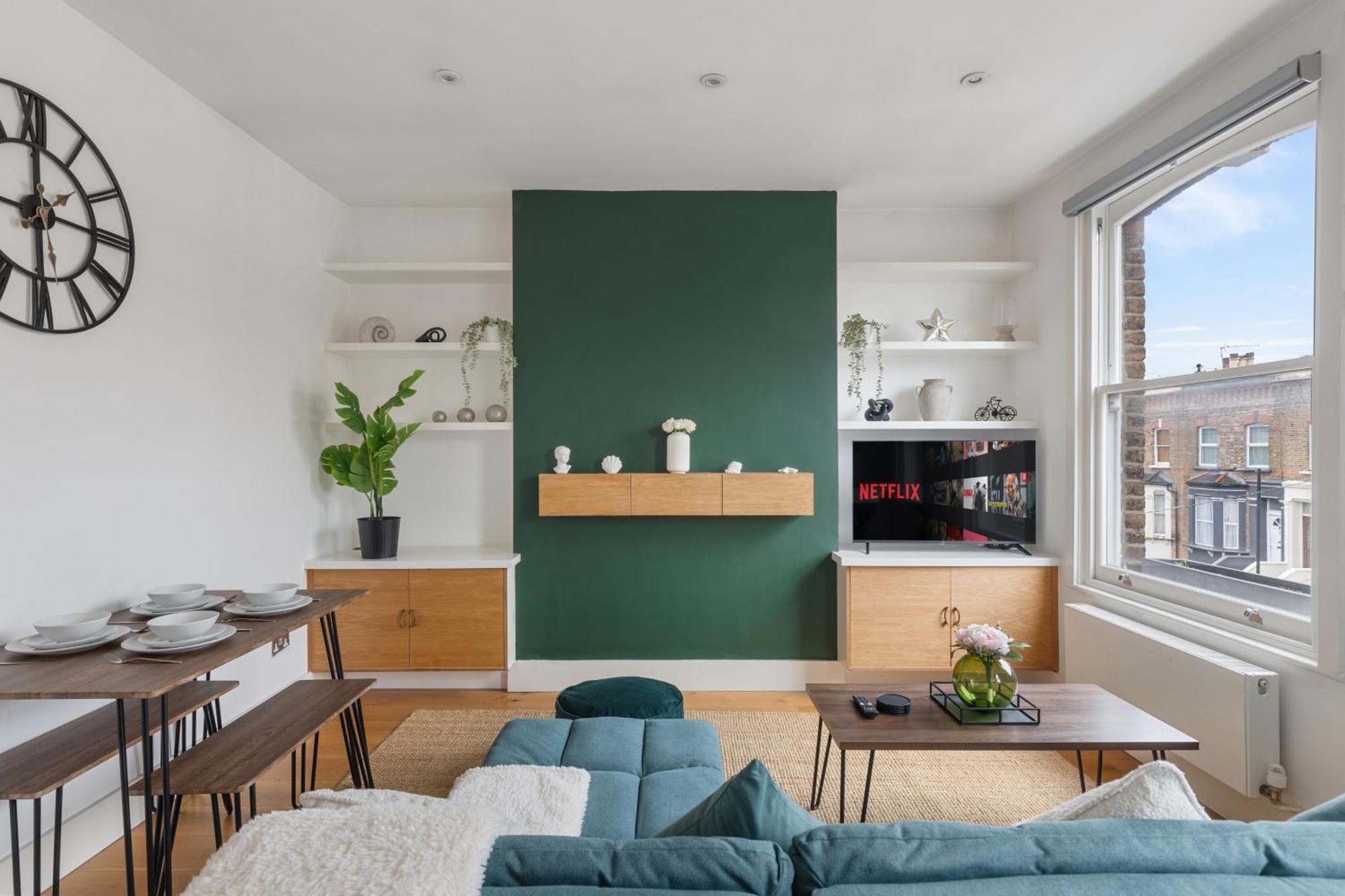 Portnall Retreat - Beautiful & Bright - Close To Ldn Apartamento Londres